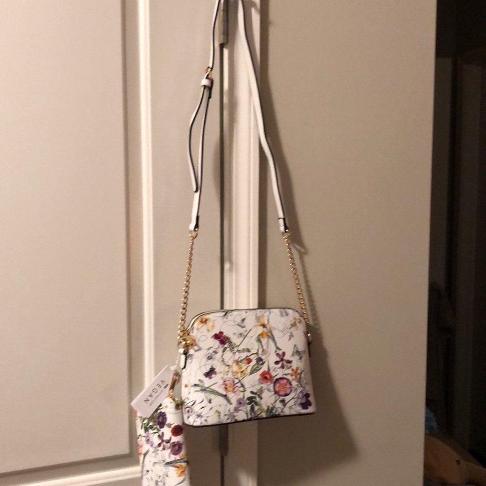 NWT small white with flowered print purse!